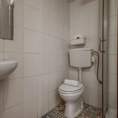 Travel & Live Albergue Porto