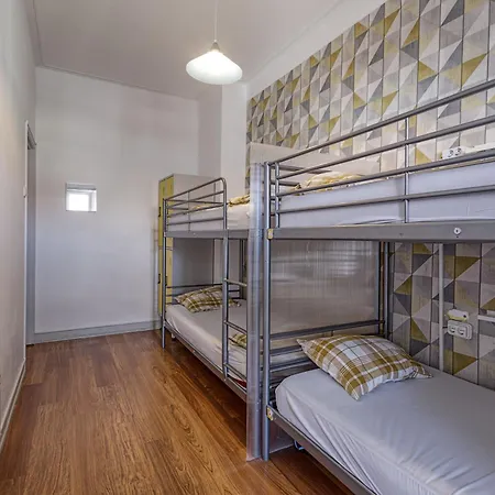 Travel & Live Albergue Porto