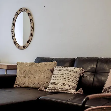 Travel & Live Hostel Porto